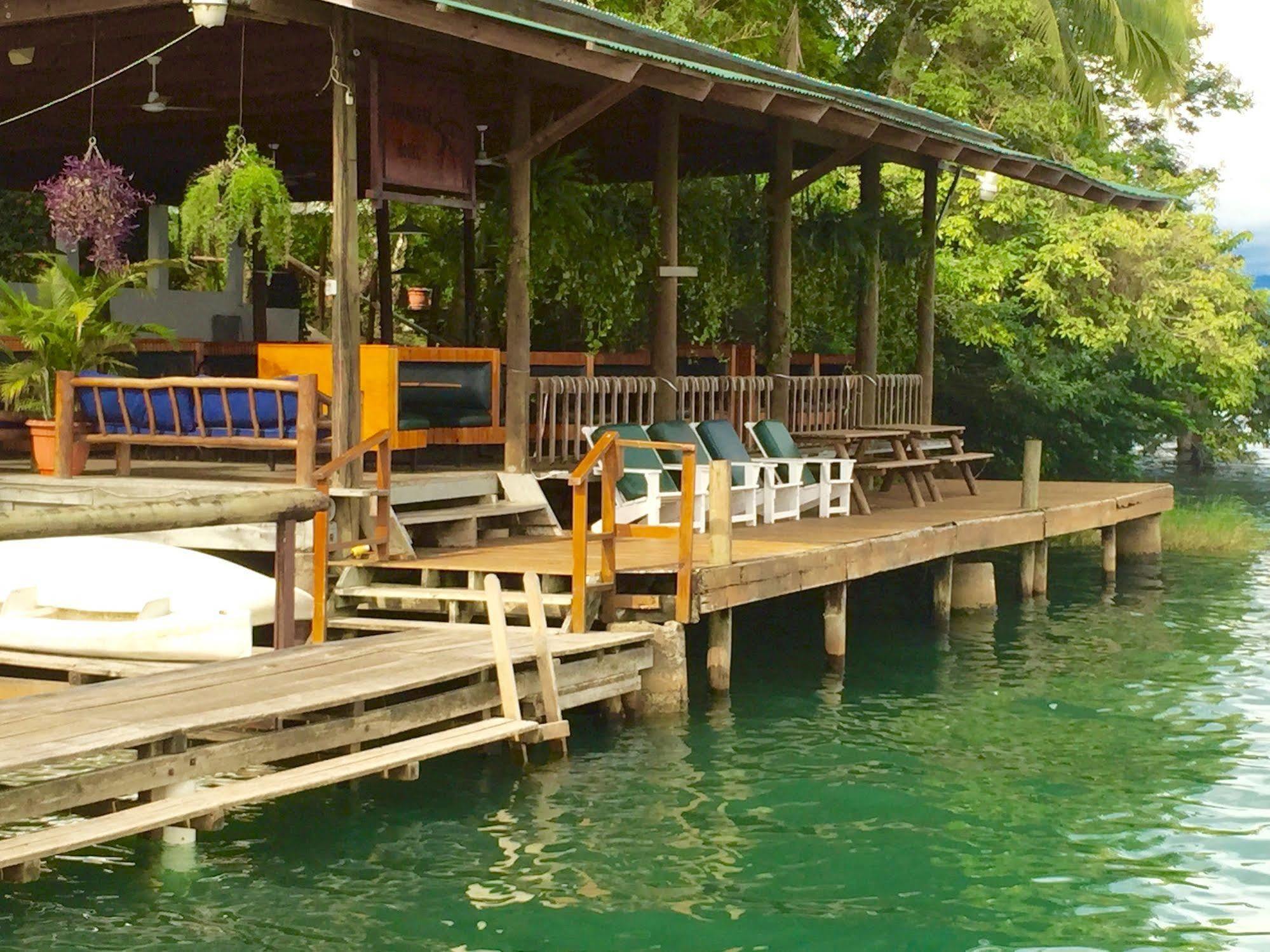 Catamaran Hotel Río Dulce Exterior photo
