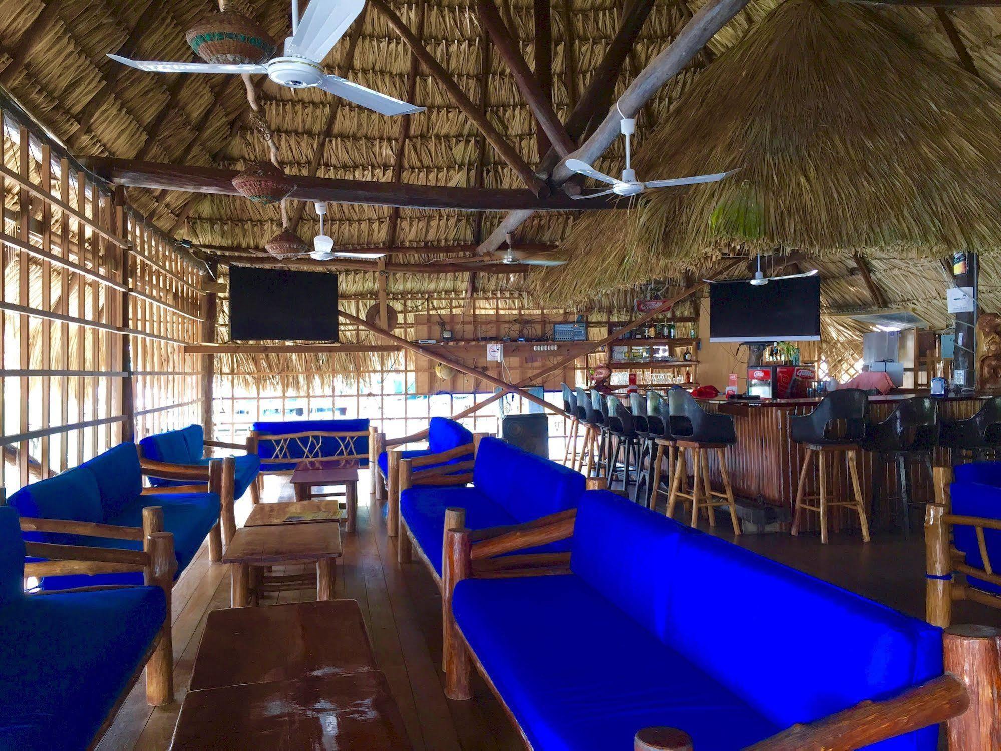 Catamaran Hotel Río Dulce Exterior photo